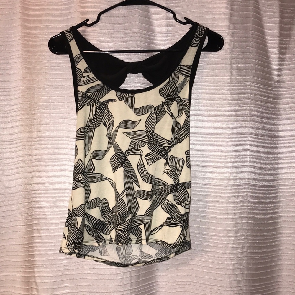 Cute bow top
